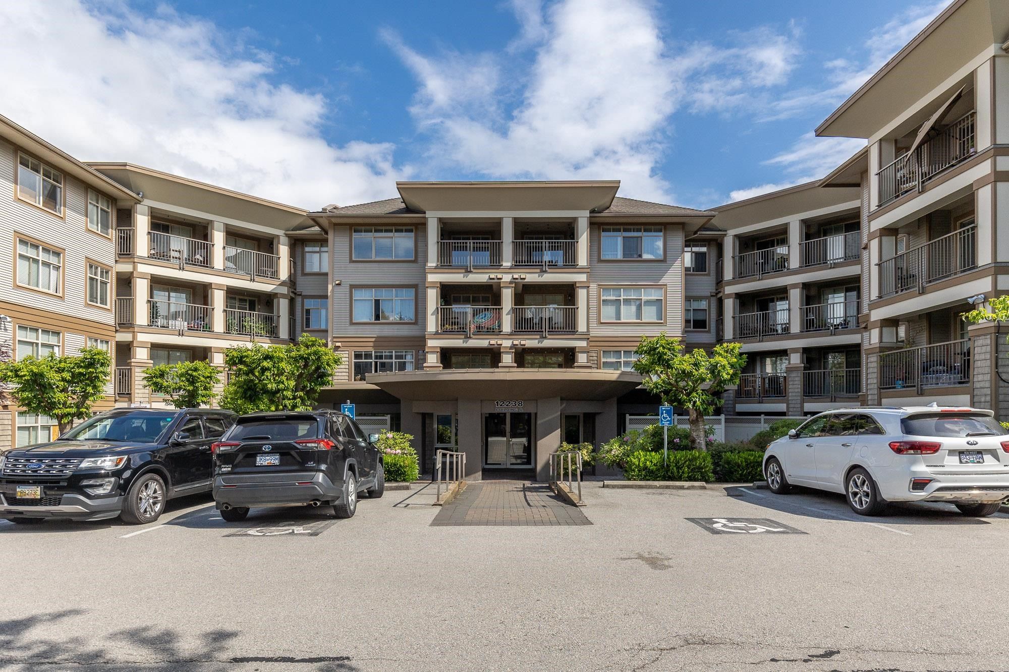 Main Photo: 322 12238 224 Street in Maple Ridge: East Central Condo for sale : MLS®# R2783266