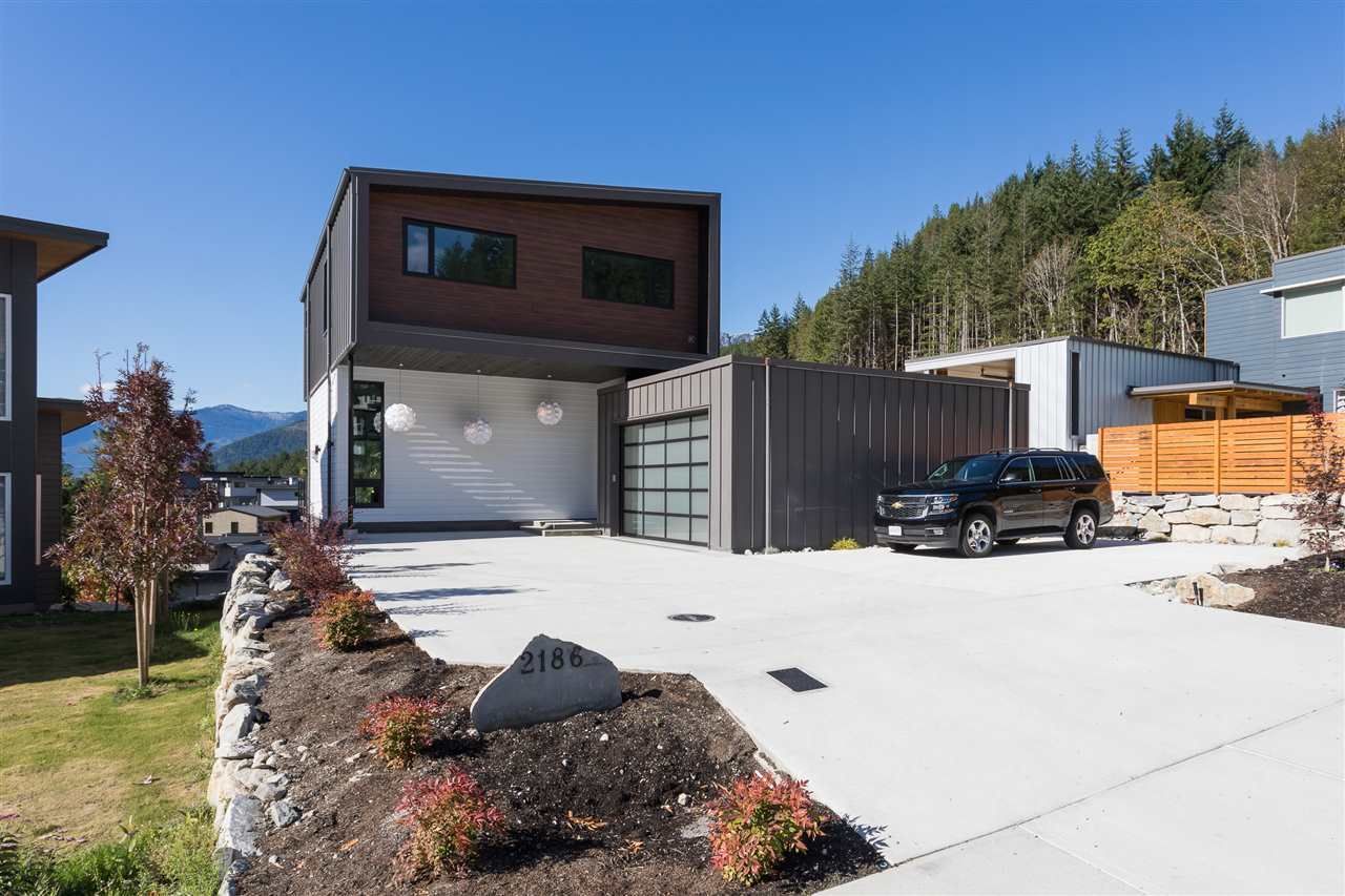 Main Photo: 2186 WINDSAIL Place in Squamish: Plateau House for sale in "Crumpit Woods" : MLS®# R2201089