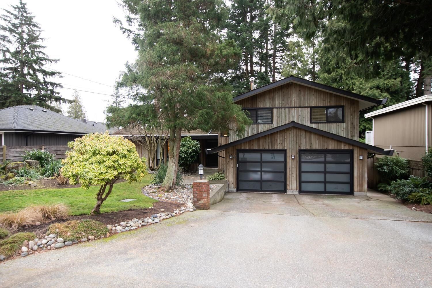 Main Photo: 45 GEORGIA Wynd in Delta: Pebble Hill House for sale in "PEBBLE HILL" (Tsawwassen)  : MLS®# R2649834