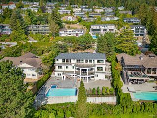 Photo 1: 1424 BRAMWELL Road in West Vancouver: Chartwell House for sale in "Chartwell" : MLS®# R2817862