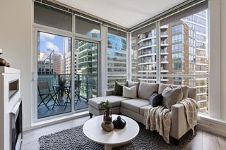 Photo 2: 1905 1189 MELVILLE Street in Vancouver: Coal Harbour Condo for sale in "THE MELVILLE" (Vancouver West)  : MLS®# R2873670