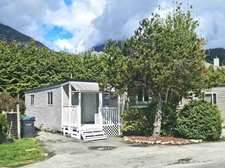 Photo 1: 19 39768 GOVERNMENT Road in Squamish: Northyards Manufactured Home for sale in "Three Rivers Trailer Court" : MLS®# R2880321