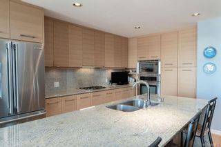 Photo 9: 502 9809 Seaport Pl in Sidney: Si Sidney North-East Condo for sale : MLS®# 883312