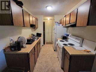 Photo 4: Investment Opportunity!  2 Bedroom Condo