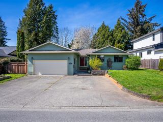 Photo 1: 6073 172B Street in Surrey: Cloverdale BC House for sale (Cloverdale)  : MLS®# R2873909