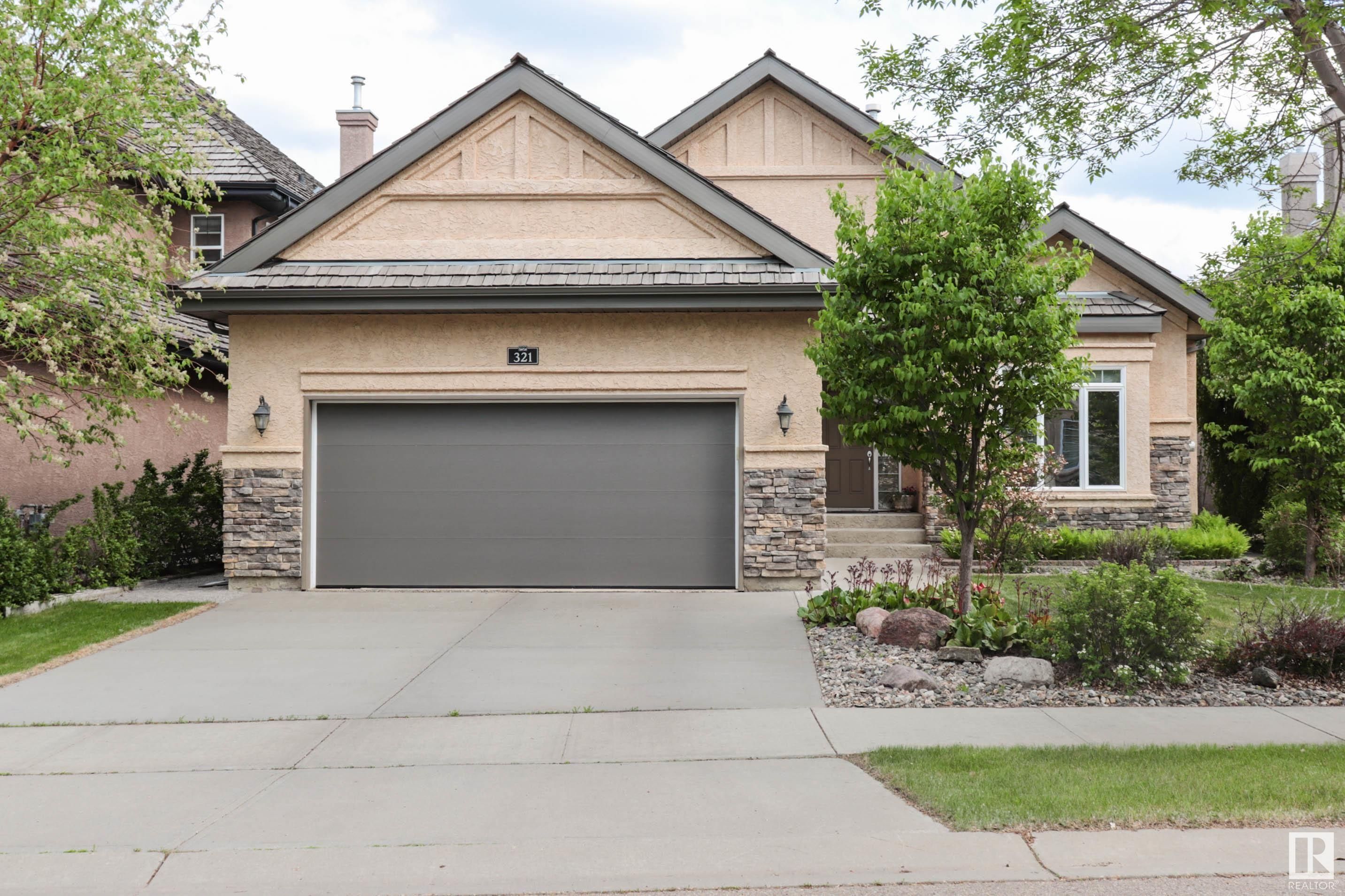 Main Photo: 321 CALDWELL Close in Edmonton: Zone 20 House for sale : MLS®# E4342356