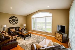 Photo 5: 211 Whiteswan Drive in Saskatoon: Lawson Heights Residential for sale : MLS®# SK975357
