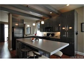 Photo 4:  in VICTORIA: Vi Mayfair House for sale (Victoria)  : MLS®# 430800