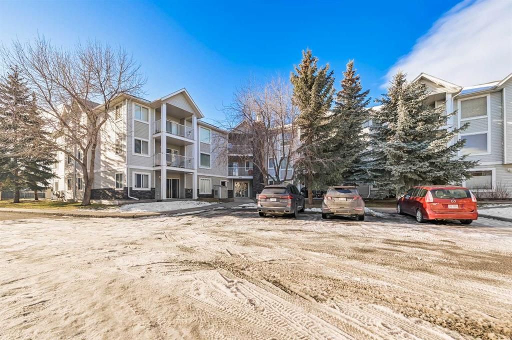 Main Photo: 1110 1110 Valleyview Park SE in Calgary: Dover Apartment for sale : MLS®# A2099354