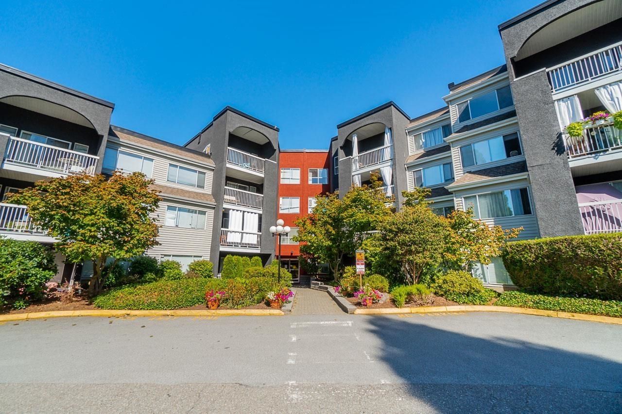 Main Photo: 111 5700 200 STREET in Langley: Langley City Condo for sale : MLS®# R2771626