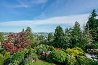 Photo 2: 1730 26th Street in West Vancouver: Dundarave House for sale : MLS®# R2375984