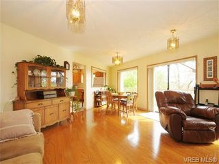 Photo 2: 24 Quincy St in VICTORIA: VR Hospital House for sale (View Royal)  : MLS®# 669216