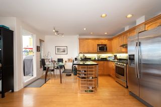 Photo 10: 102 209 E 6TH Street in North Vancouver: Lower Lonsdale Townhouse for sale in "Rose Garden Court" : MLS®# R2816598