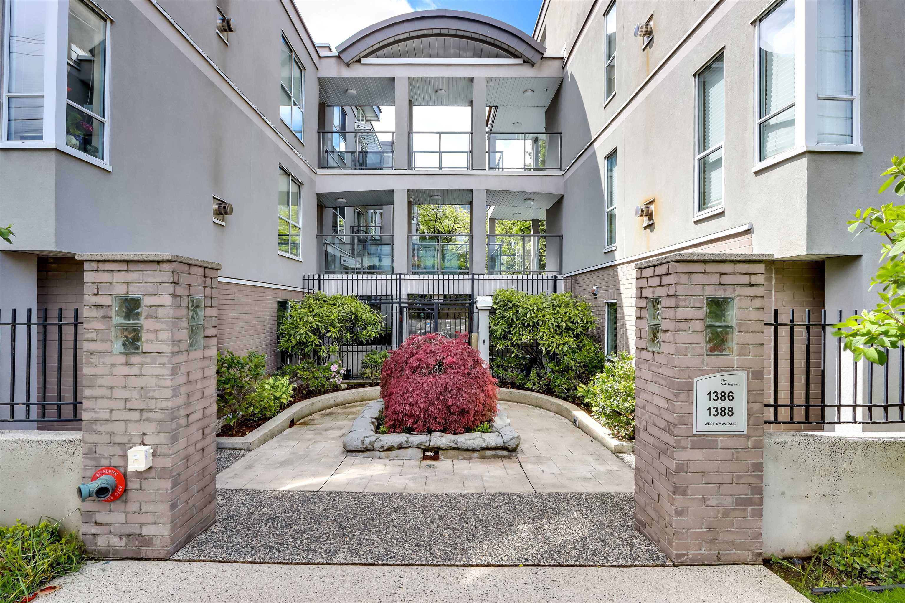 Main Photo: 27 1388 W 6TH Avenue in Vancouver: Fairview VW Condo for sale in "NOTTINGHAM" (Vancouver West)  : MLS®# R2701600