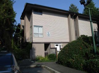 Photo 1: 10550 HOLLY PARK Lane in Surrey: Guildford Townhouse for sale in "Holly Park" (North Surrey)  : MLS®# R2498692
