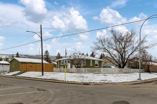 Main Photo: 6403 33 Avenue NW in Calgary: Bowness Detached for sale : MLS®# A2127361