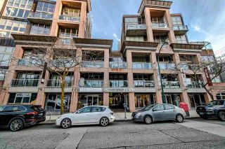 Photo 1: 303 1529 W 6TH Avenue in Vancouver: False Creek Condo for sale in "SOUTH GRANVILLE LOFTS" (Vancouver West)  : MLS®# R2349958