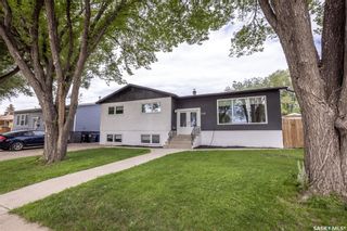 Photo 1: 509 Vancouver Avenue North in Saskatoon: Mount Royal SA Residential for sale : MLS®# SK905577