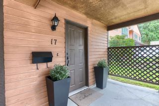 Photo 3: 17 2719 ST. MICHAEL Street in Port Coquitlam: Glenwood PQ 1/2 Duplex for sale in "Twin Cedars" : MLS®# R2880031
