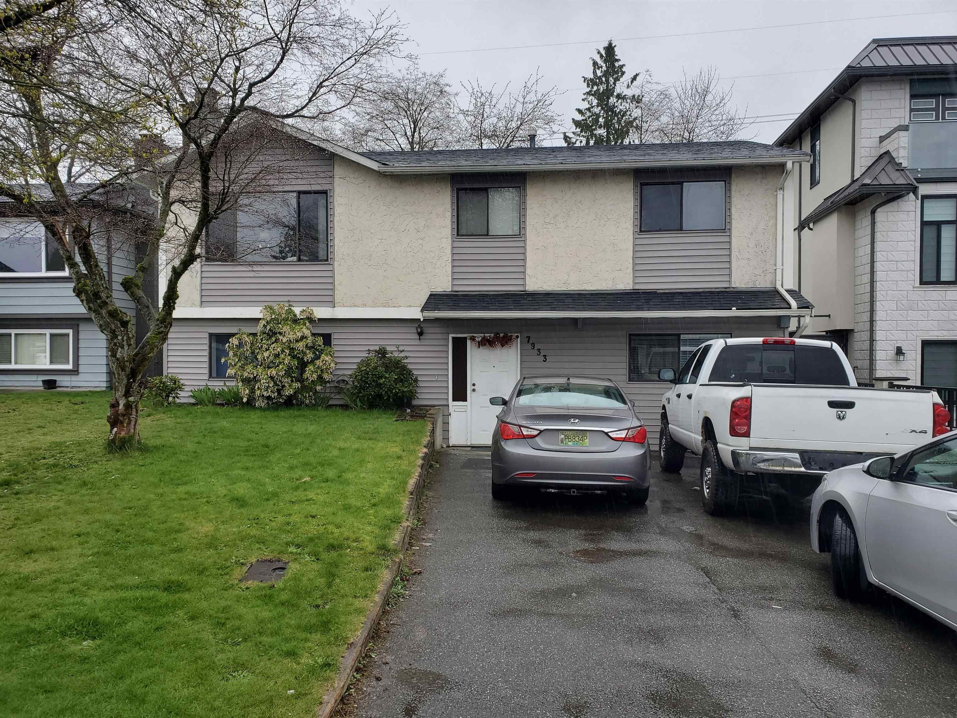 Main Photo: 7933 126A Street in Surrey: West Newton House for sale : MLS®# R2673580