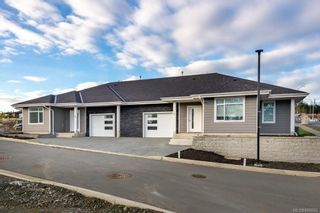 Photo 1: 2 1580 Glen Eagle Dr in Campbell River: CR Campbell River West Half Duplex for sale : MLS®# 886602