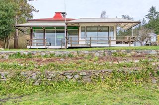 Photo 2: 13185 SEXW'AMIN Street in Sechelt: Pender Harbour Egmont House for sale (Sunshine Coast)  : MLS®# R2863059