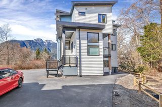 Photo 2: 1342 ZENITH Road in Squamish: Brackendale 1/2 Duplex for sale : MLS®# R2869711