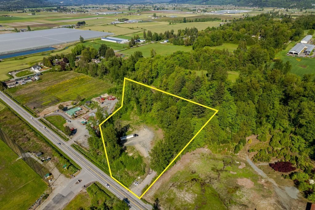 Main Photo: 4210 GLADWIN Road in Abbotsford: Abbotsford West House for sale : MLS®# R2836625