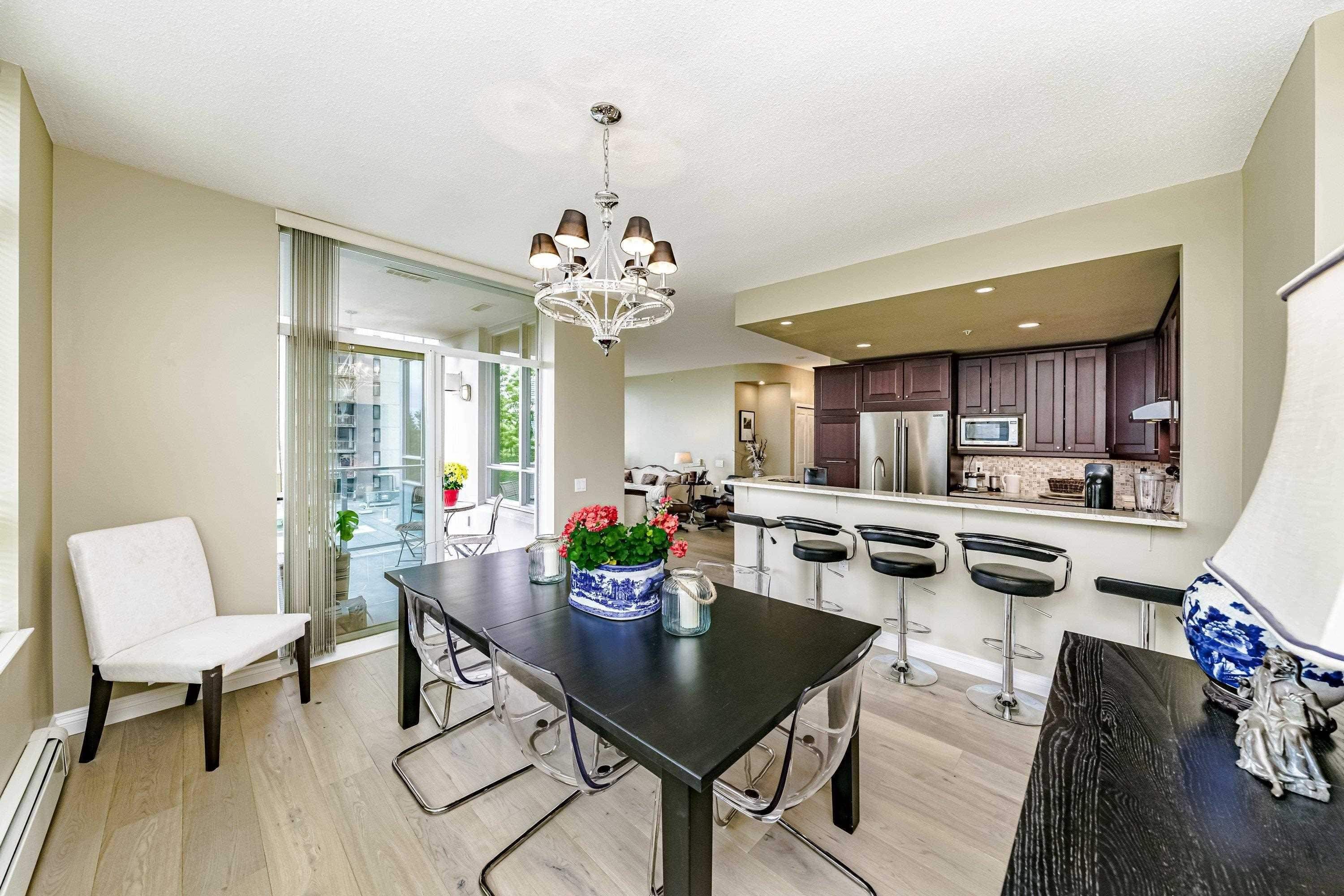 Main Photo: 301 120 W 16TH Street in North Vancouver: Central Lonsdale Condo for sale in "THE SYMPHONY" : MLS®# R2809331