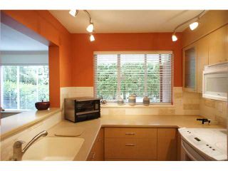 Photo 1: 106 628 W 13TH Avenue in Vancouver: Fairview VW Condo for sale in "CONNAUGHT ESTATES" (Vancouver West)  : MLS®# V890491