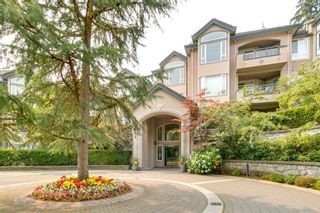 Photo 1: 405 3280 PLATEAU Boulevard in Coquitlam: Westwood Plateau Condo for sale in "CAMELBACK" : MLS®# R2367724