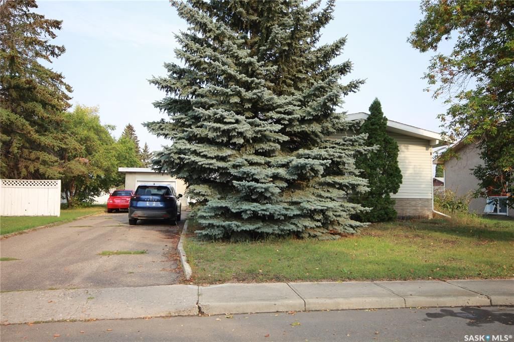 Main Photo: 1692 106th Street in North Battleford: Sapp Valley Residential for sale : MLS®# SK944530
