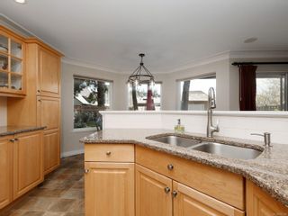 Photo 8: 747 Haliburton Rd in Saanich: SE Cordova Bay House for sale (Saanich East)  : MLS®# 872726