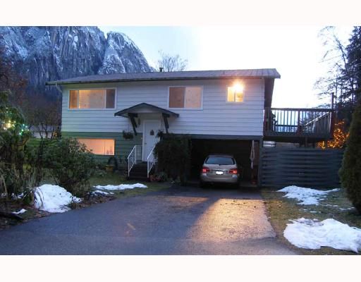 Main Photo: 2021 MAPLE Drive in Squamish: Valleycliffe House for sale : MLS®# V682397