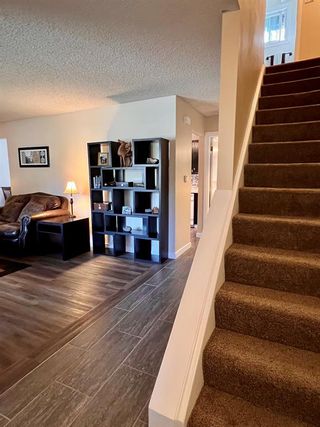 Photo 9: 40 Oakvale Place SW in Calgary: Oakridge Semi Detached (Half Duplex) for sale : MLS®# A2002015