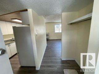 Photo 2: 1430 LAKEWOOD Road in Edmonton: Zone 29 Carriage for sale : MLS®# E4382125