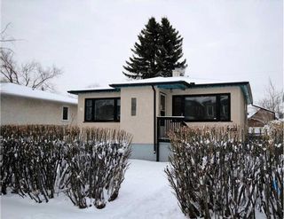 Photo 1: 445 23 Avenue NE in Calgary: Winston Heights/Mountview Detached for sale : MLS®# A2112350