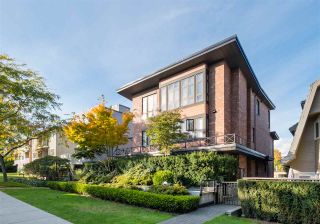 Photo 1: 2 2435 W 1ST Avenue in Vancouver: Kitsilano Condo for sale in "FIRST AVENUE MEWS" (Vancouver West)  : MLS®# R2535166