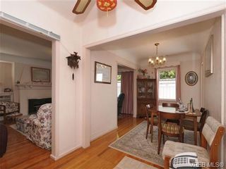 Photo 7: 3010 Balfour Ave in VICTORIA: Vi Burnside House for sale (Victoria)  : MLS®# 673376