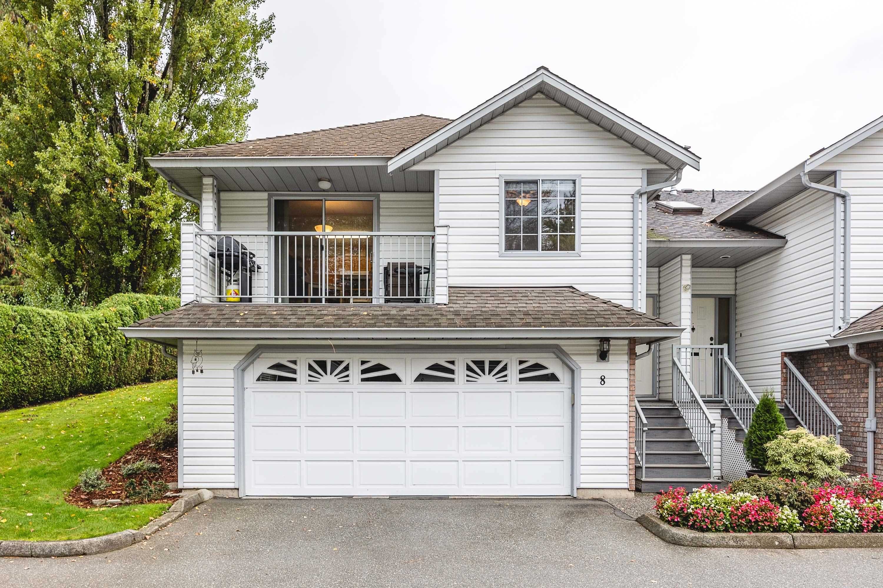 Main Photo: 8 2988 HORN Street in Abbotsford: Central Abbotsford Townhouse for sale in "Creekside Park" : MLS®# R2826648