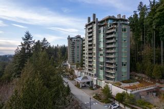 Photo 3: 303 3335 CYPRESS Place in West Vancouver: Cypress Park Estates Condo for sale : MLS®# R2657639