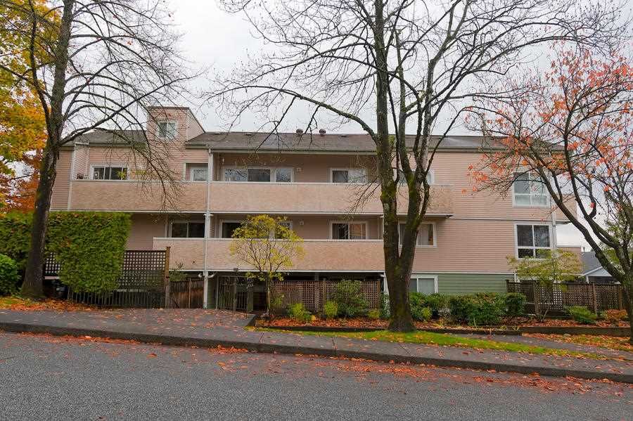 Main Photo: 207 1006 CORNWALL Street in New Westminster: Uptown NW Condo for sale in "CORNWALL TERRACE" : MLS®# R2320902
