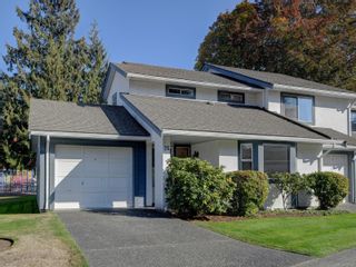 Photo 1: 26 2147 Sooke Rd in Colwood: Co Royal Roads Row/Townhouse for sale : MLS®# 919640