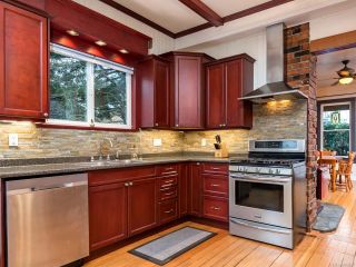 Photo 6: 2745 Penrith Ave in CUMBERLAND: CV Cumberland House for sale (Comox Valley)  : MLS®# 803696