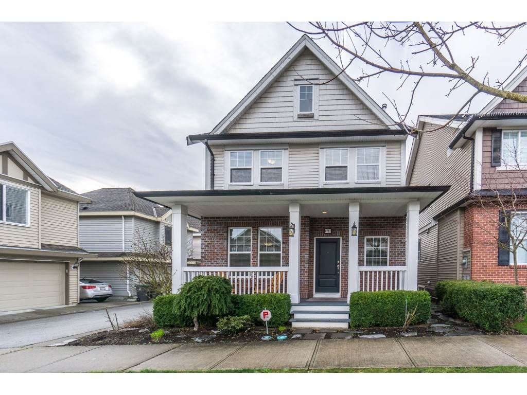 Main Photo: 6717 193A Street in Surrey: Clayton House for sale (Cloverdale)  : MLS®# R2250913
