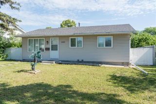 Photo 1: 585 Springfield Road in Winnipeg: North Kildonan Residential for sale (3F)  : MLS®# 202224841