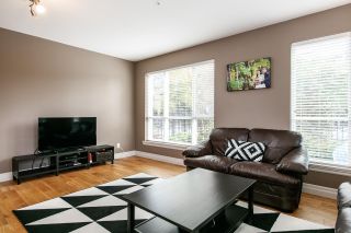 Photo 4: 106 2343 ATKINS Avenue in Port Coquitlam: Central Pt Coquitlam Townhouse for sale in "THE PEARL" : MLS®# R2208914