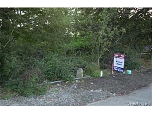 Main Photo: 2355 Edgelow St in VICTORIA: SE Arbutus Land for sale (Saanich East)  : MLS®# 292744