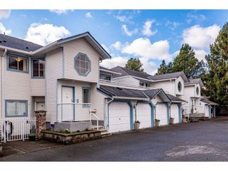 Photo 2: 4 19797 64 Avenue in Langley: Willoughby Heights Townhouse for sale in "CHERITON PARK" : MLS®# R2635564