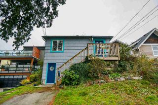 Photo 1: 849 PARKER Street: White Rock House for sale in "EAST BEACH" (South Surrey White Rock)  : MLS®# R2424382